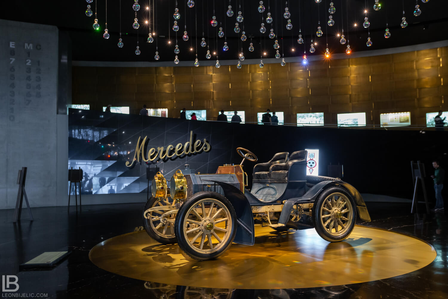 MERCEDES-BENZ CARS MUSEUM / CITY STUTTGART - GERMANY - Leon Bijelic Photography