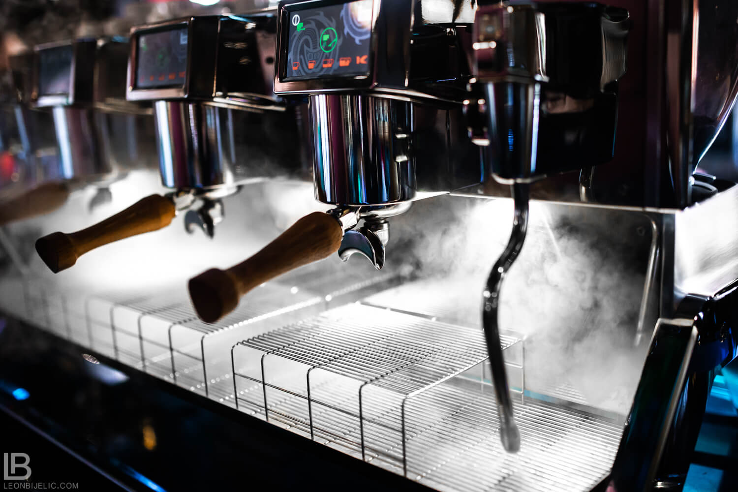 RESTAURANT BIZARRE DIVERSE BAR - ELEKTRA COFFEE MACHINE - BANJA LUKA - LEON BIJELIC COMMERCIAL PHOTOGRAPHY