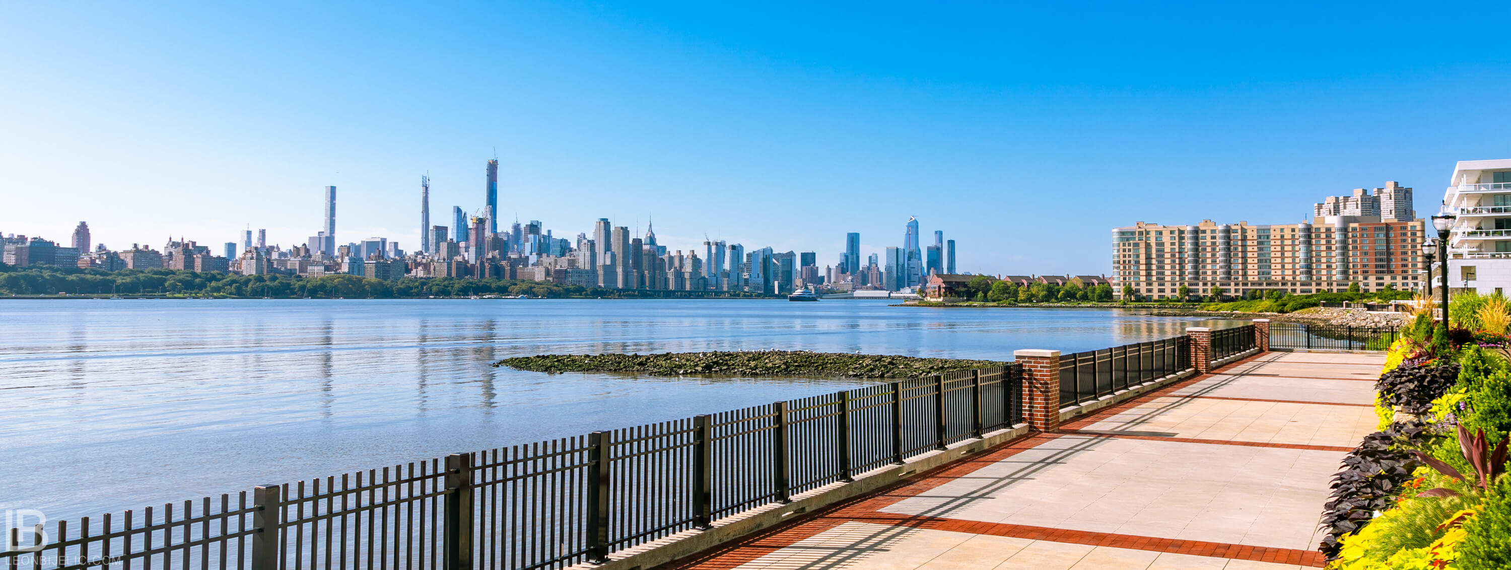 Beautiful panoramic view from Jersey city on New York - Photo by Leon Bijelic - Architecture Building Buildings Photos Amazing Great Color