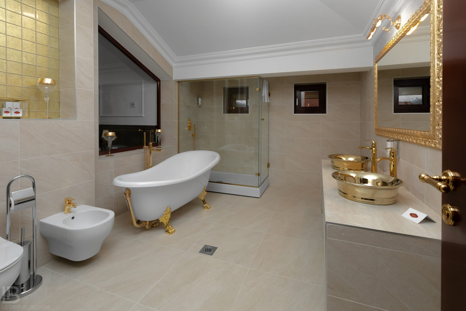 Luxury and the best accomodation in Banja Luka - Hotel Integra - Photographer Leon Bijelić - Fotograf - slike - Design gold bathrooms