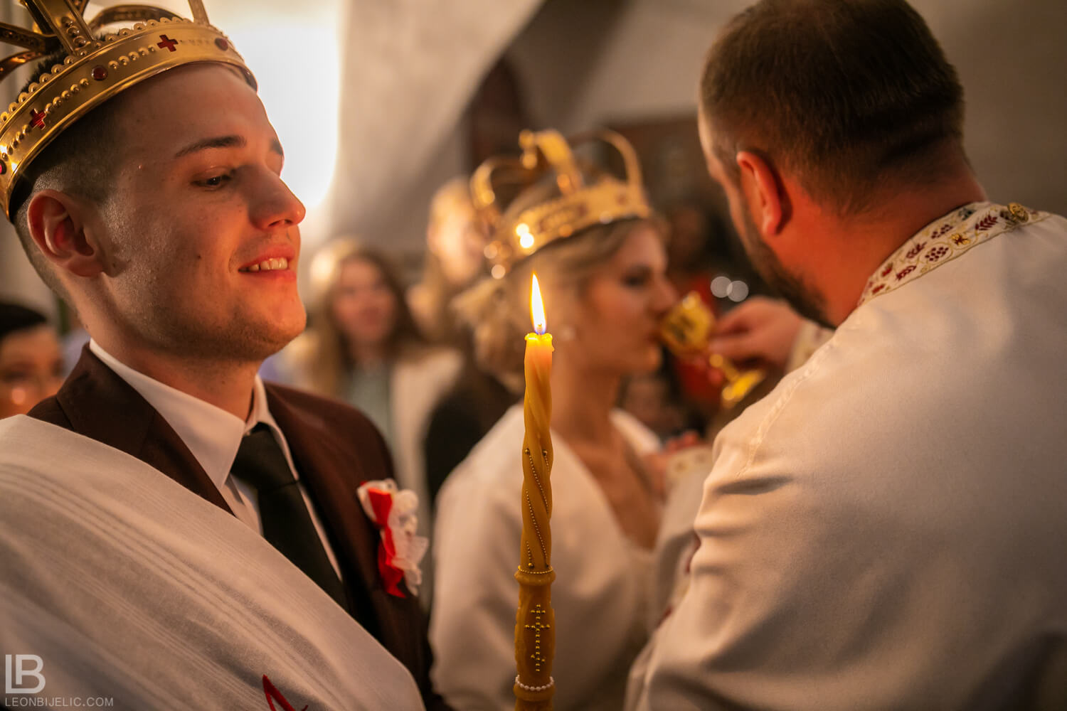 kirchliche Trauung - Österreich Tirol - Die besten Hochzeitsfotos - Fotograf Leon Bijelic